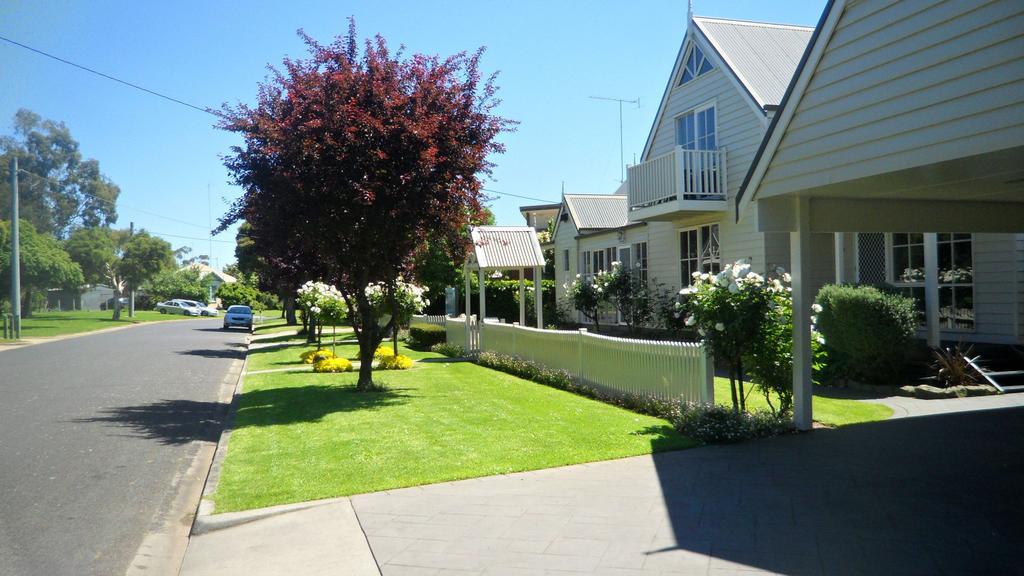 Creek Cottage Bed And Breakfast Traralgon Exterior foto