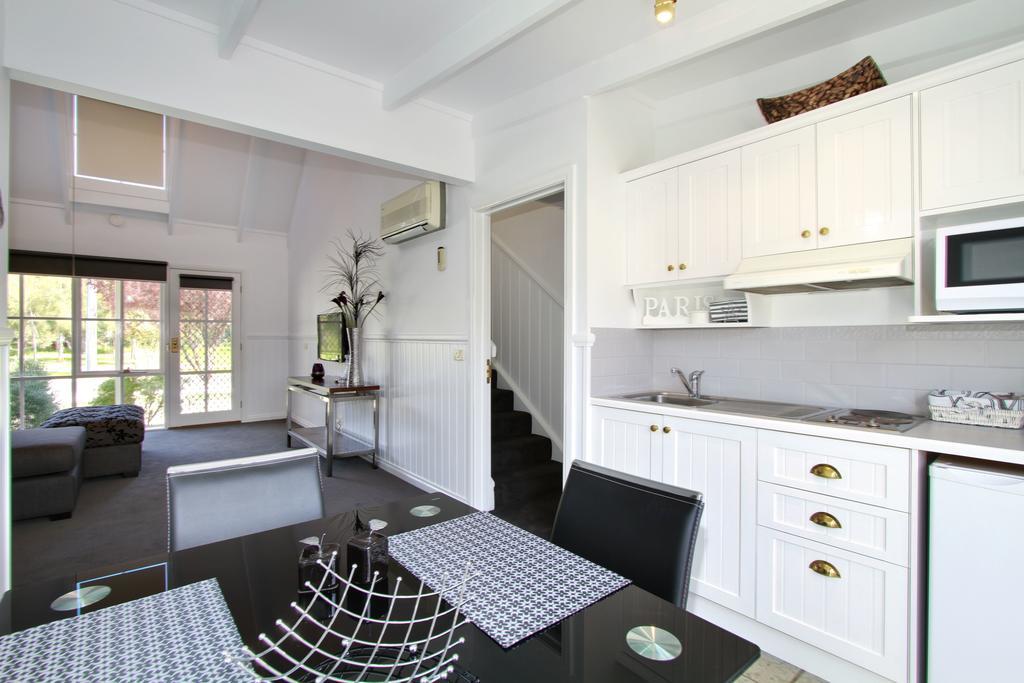 Creek Cottage Bed And Breakfast Traralgon Cameră foto